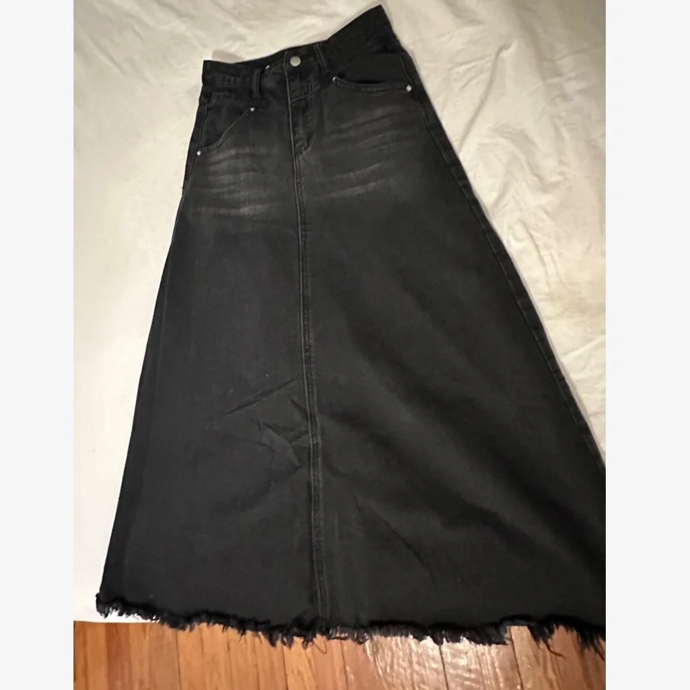 Vintage Wash Black High Waisted Frayed Hem Denim Jean Maxi Skirt